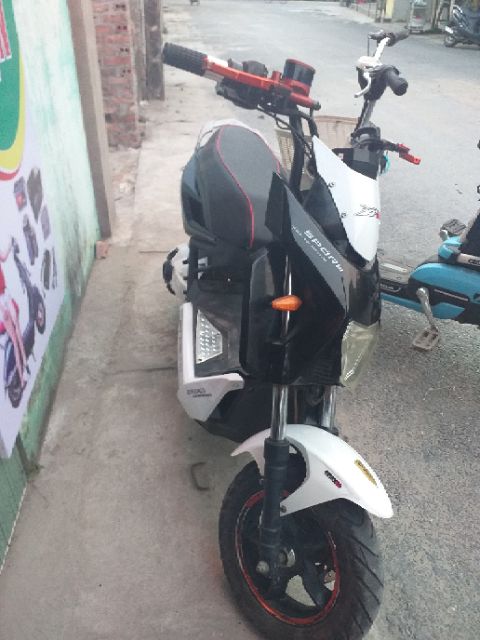 Xe Xmen cũ đen - trắng