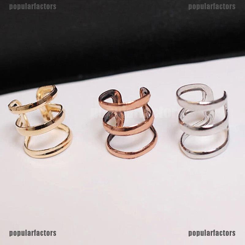 Khuyên đeo vành tai phong cách Punk