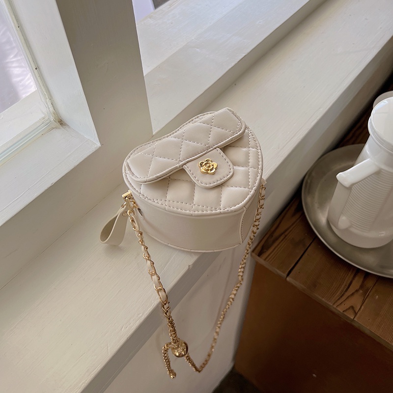 Dela Túi Đeo Vai Hình Trái Tim Phối Dây Xích Thiết Kế Mới Cho Nữ