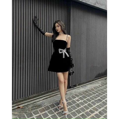 Đầm váy nữ 2 dây dáng còe thanh lịch họa tiết đính nơ eo quý phái, màu đen tôn dáng thời trang dự tiệc ,đi chơi dạo phố