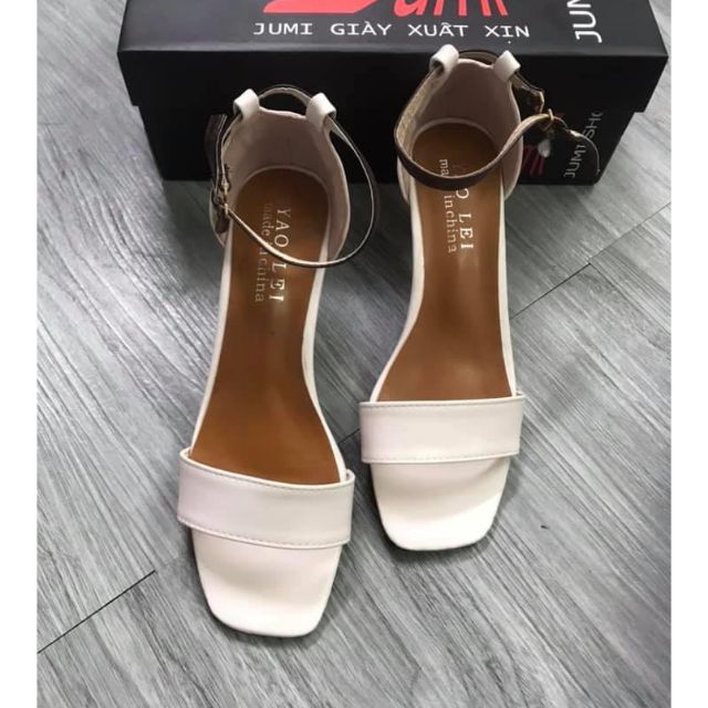 Sandal trắng gót nhọn
