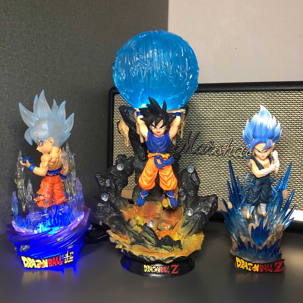 Mô hình Son Goku nâng cầu 25 cm có LED