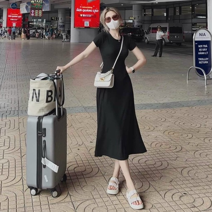 Váy đầm nữ dáng suông tay ngắn cổ tròn xẻ tà xinh xắn dễ thương