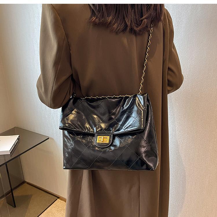 Túi Xách Đeo Vai Hình Vuông Cỡ Nhỏ Phối Dây Đeo Sợi Xích Thời Trang 2022 Mới Mẻ Cho Nữ