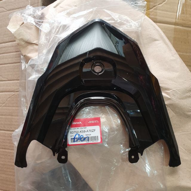 ốp giữa đuôi sau Mu rùa Vario 125 150 CLick thái 2018 2019 2020 2021 đen bóng