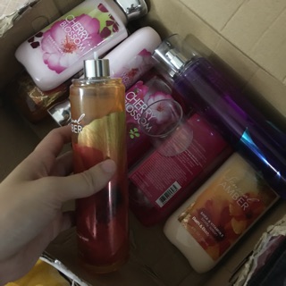 Xịt thơm Bath and Body works