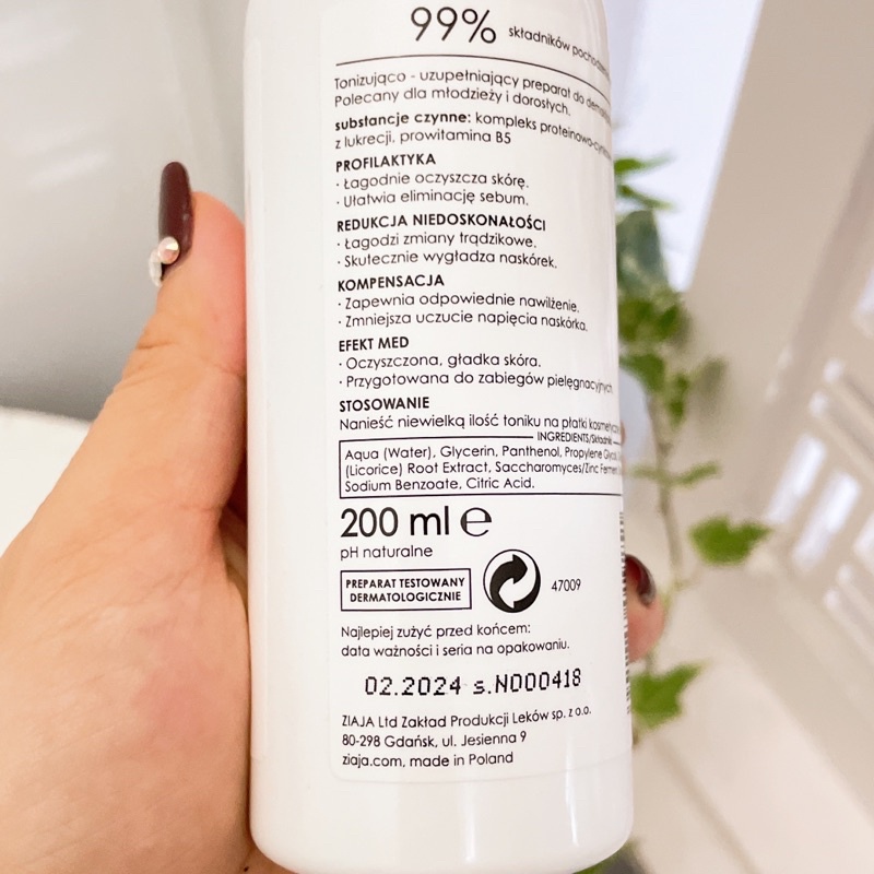 Toner Ziaja Med Xanh 200ml dành cho da dầu mụn giúp làm sạch, cân bằng da, ngăn ngừa mụn cho thanh niên tuổi dậy thì