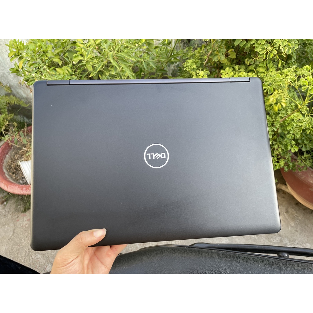 Máy tính laptop Dell Latitude 5490