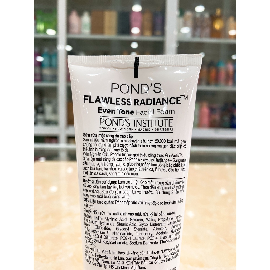 Sữa rửa mặt trắng da cao cấp POND'S Flawless Radiance Whitening Facial Foam 100g Mẫu Mới