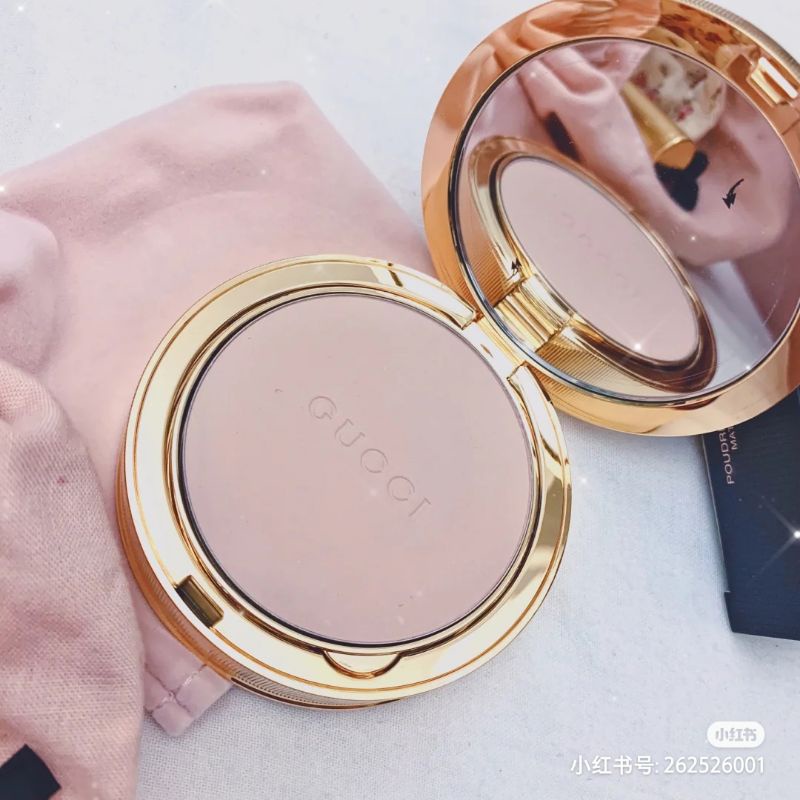 Phấn nén Gucci pouder de beaute Mat Naturel