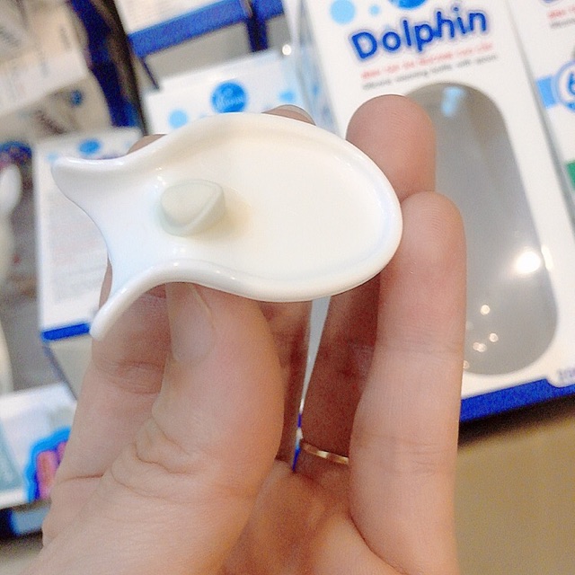 Bình Tập Ăn Silicone Cao Cấp 200ml DOLPHIN♥️ TẶNG CỌ ♥️ Bình Có Nắp Đậy Thìa An Toàn Sạch Sẽ Cho Bé Ăn Ngon Miệng