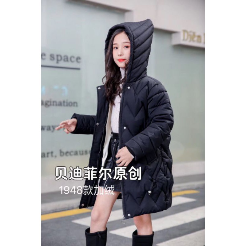 Áo phao dáng dài lót nỉ ấm.