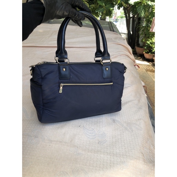 Túi chuẩn si . túi qua sử dụng .khách vui lòng xem hình nếu muốn biết thêm thông tin sản phẩm mời khách vô chat . Thanks