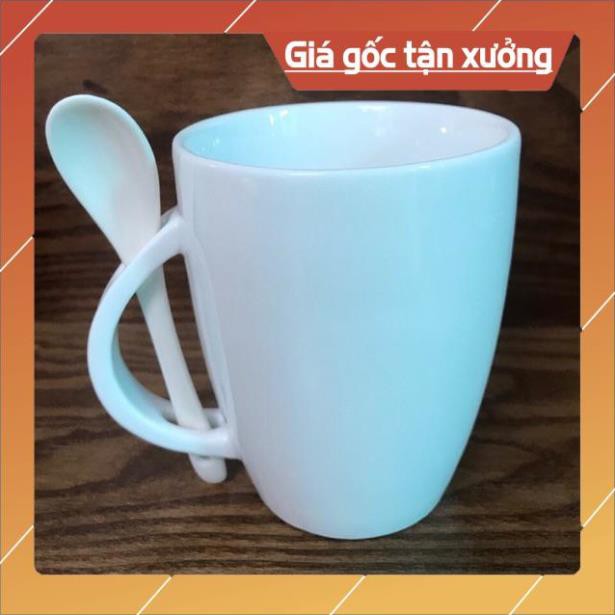 Cốc sứ trắng kèm thìa