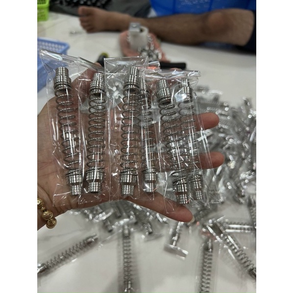 Lò xo đũa thắng inox 304 gắn mọi loại xe