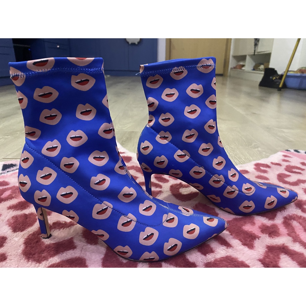 Giày Zra xanh họa tiết