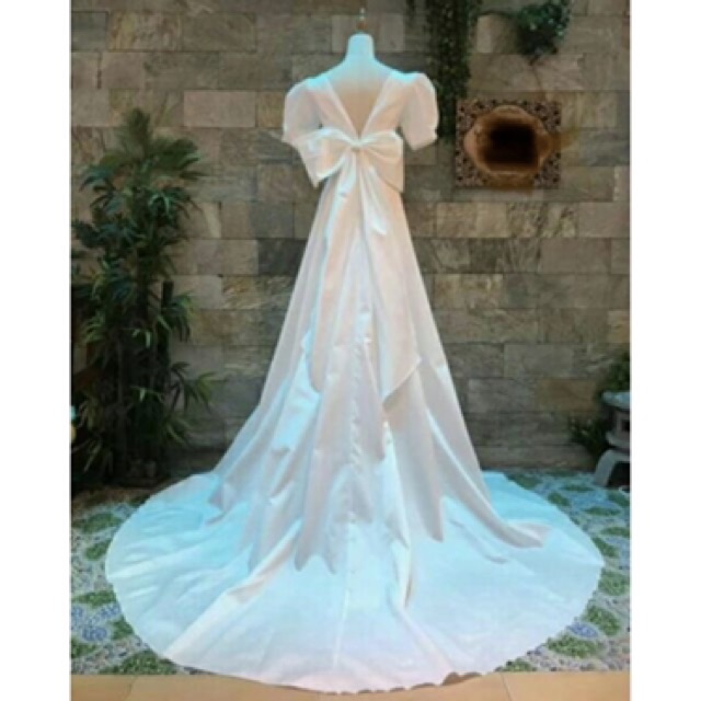 Đầm maxi trắng dạ hội tay phồng đuôi dài, váy cô dâu sang trọng | BigBuy360 - bigbuy360.vn