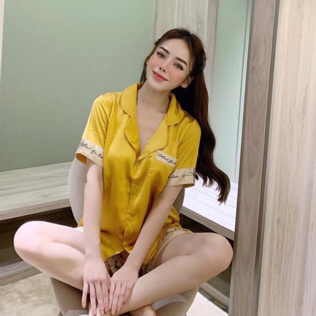 Bộ lụa satin trơn chữ đùi