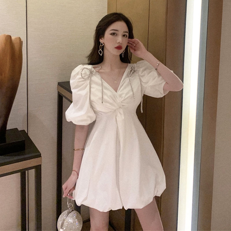 Đầm Công Chúa Màu Trắng Cổ Chữ v Tay Phồng Phong Cách Retro Pháp Thời Trang Mùa Hè Cho Nữ