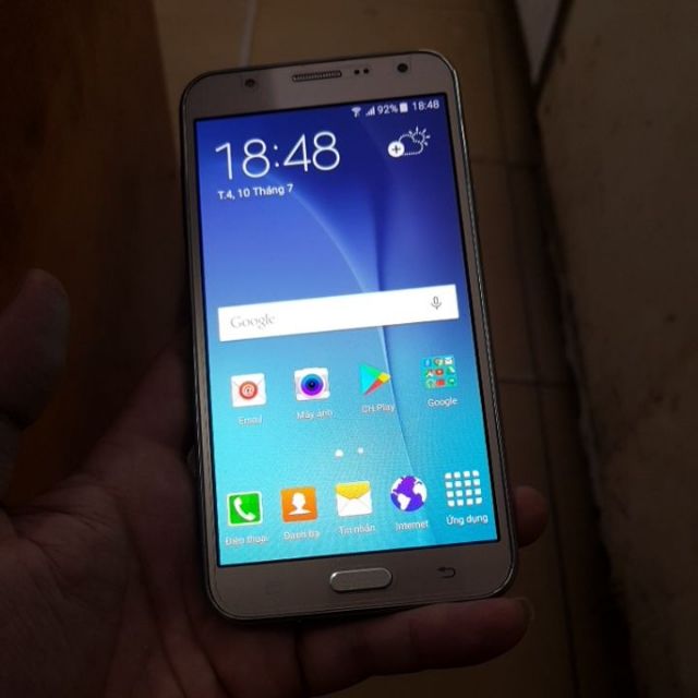 Điện thoại samsung galaxy J7 (2015)