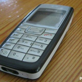 Nokia 1110i main zin 100% ( tặng kèm sạc Nokia)