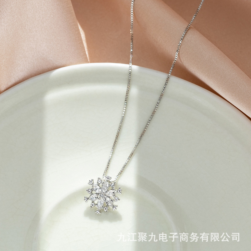 Dây Chuyền Bạc S925 Mặt Hình Hoa Tuyết Đính Đá Thời Trang Cho Nữ
