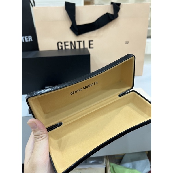 Hộp đựng kính Gentle Monster 2022, hộp đen cứng