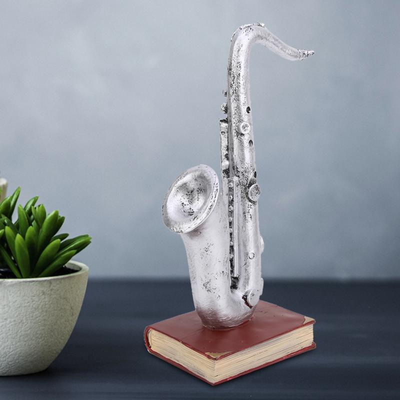 Đồ trang trí hình kèn Saxophone chạm khắc phong cách retro
