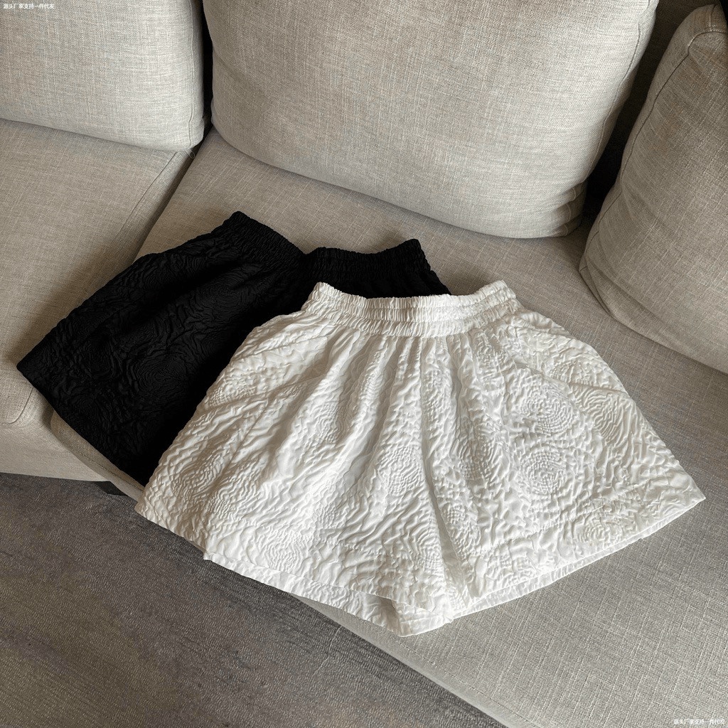 Quần Đùi Nữ Chất Xốp Nhăn In Nổi Hoa Hồng Dáng Phồng Mặc Đẹp Dễ Phối Đồ [NEW UNISEX]