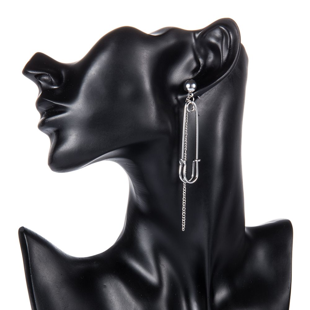 1 Đôi Bông Tai Hình Kim Băng Thời Trang Punk Dành Cho Nữ