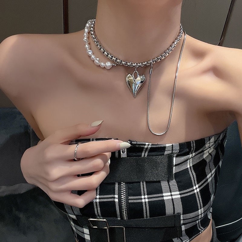 Dây chuyền kim loại mặt hình trái tim phối ngọc trai sang trọng