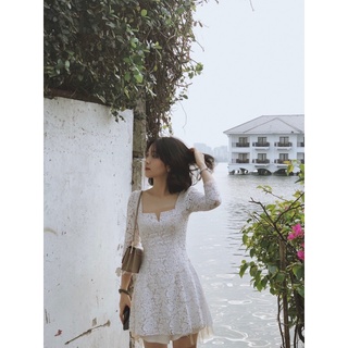 Đầm ren cổ vuông Emma