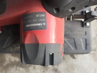 Cắt sắt MT 240
