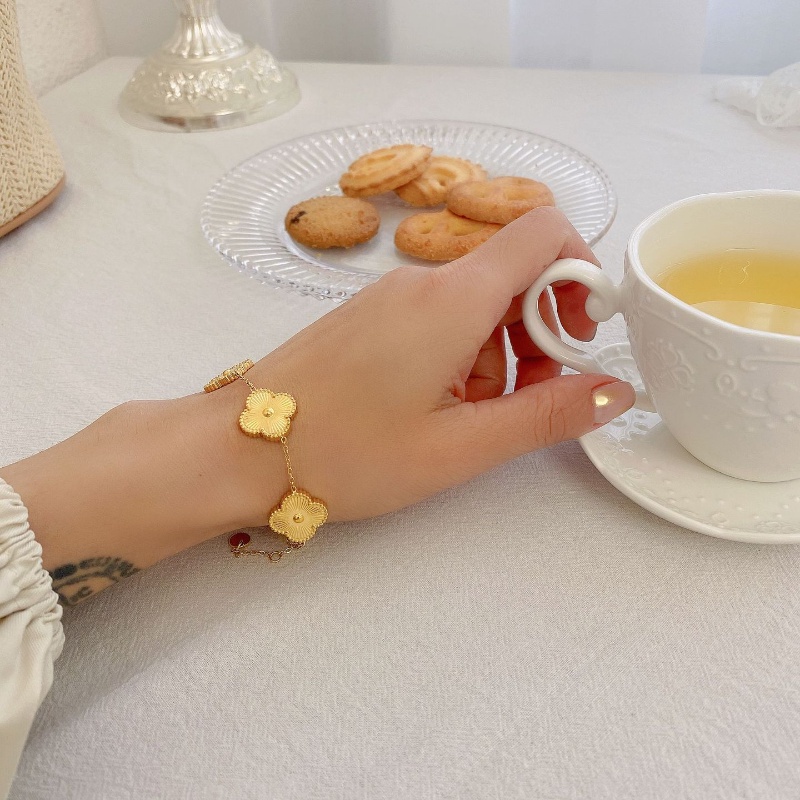 Vòng Tay / Dây Chuyền Bằng Thép Titan Mạ Vàng 18k Phong Cách mori Hàn Quốc Đơn Giản Cho Nữ