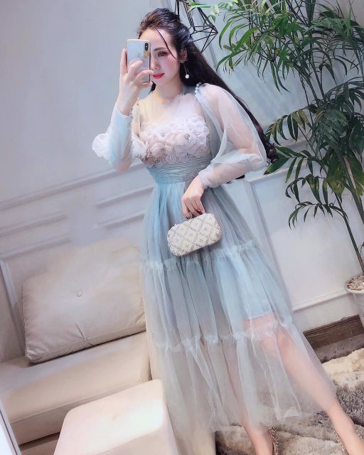 Đầm dư tiêc xoe tần tay phồng đính hoa ngưc