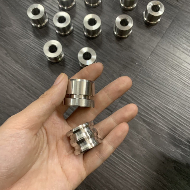 Canh bánh trước sau inox Ex 2010