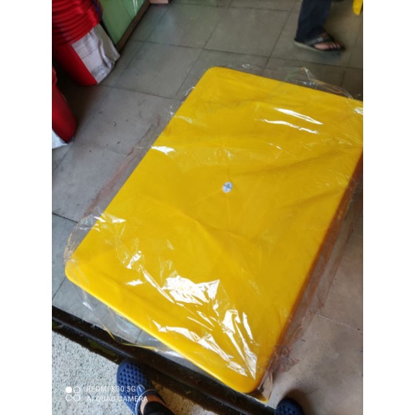 Combo 5 bàn nhựa màu vàng