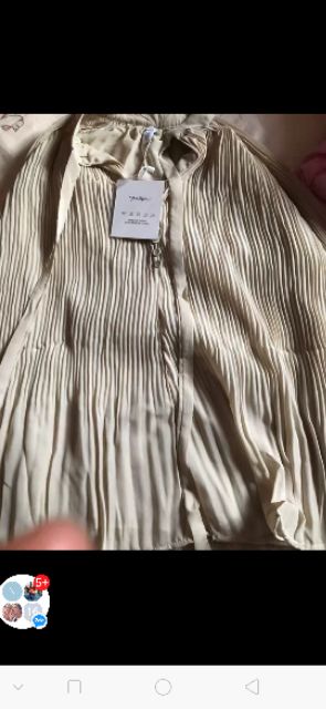 Áo sơ mi voan xếp ly
