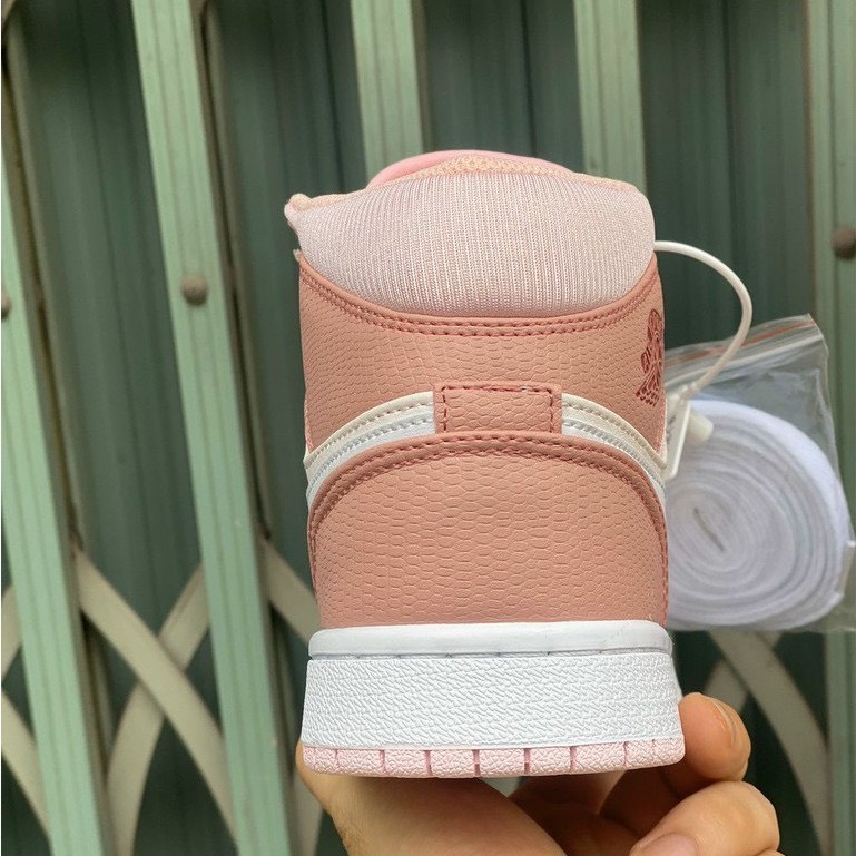 Giầy thể thao cổ cao JD hồng phấn , air Jordan 1 mid se digital pink white aj1 basketball shoes CW5379-600 full bill box | BigBuy360 - bigbuy360.vn
