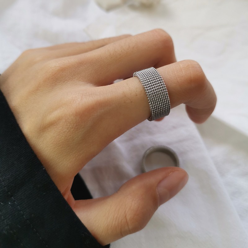 Nhẫn Nam Xích Elas Ring Thời Trang Nữ Basic Merin Màu Đen Bạc Đẹp Cao Cấp Chất liệu Titan Không Gỉ - Elas Ring