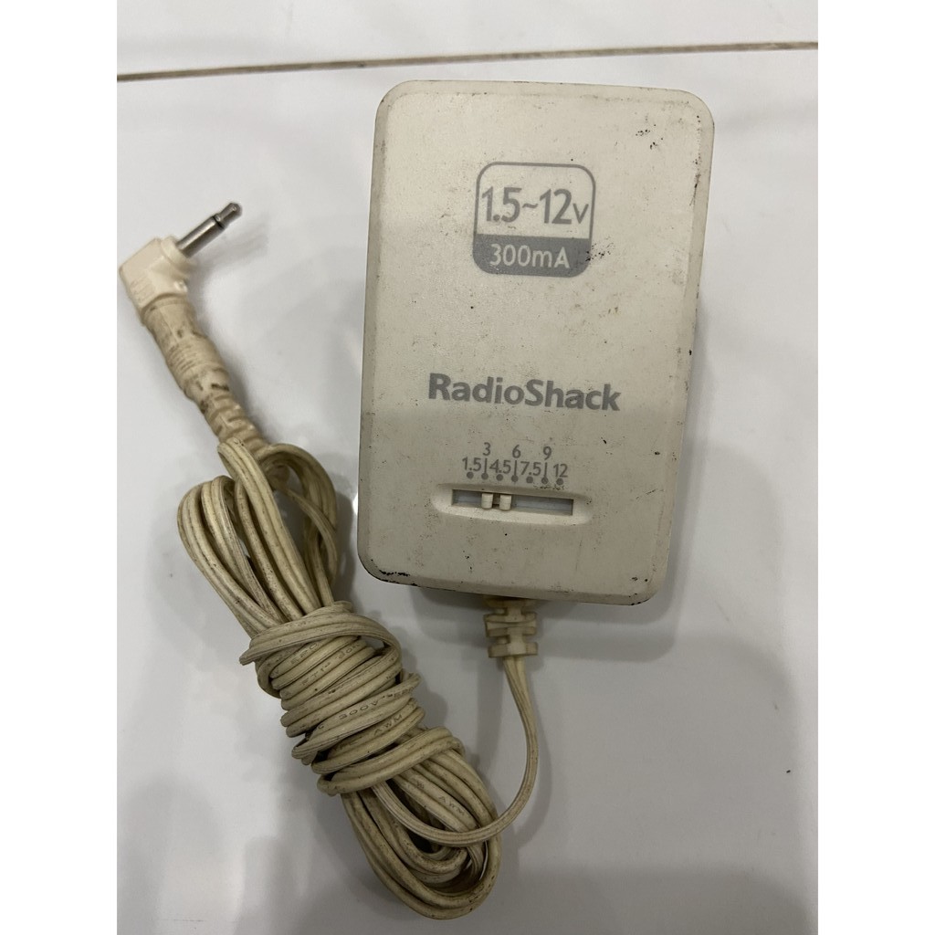 Nguồn Radio Shack 1.5-12V 300 mA AC-DC Adapter Cat No 273-028