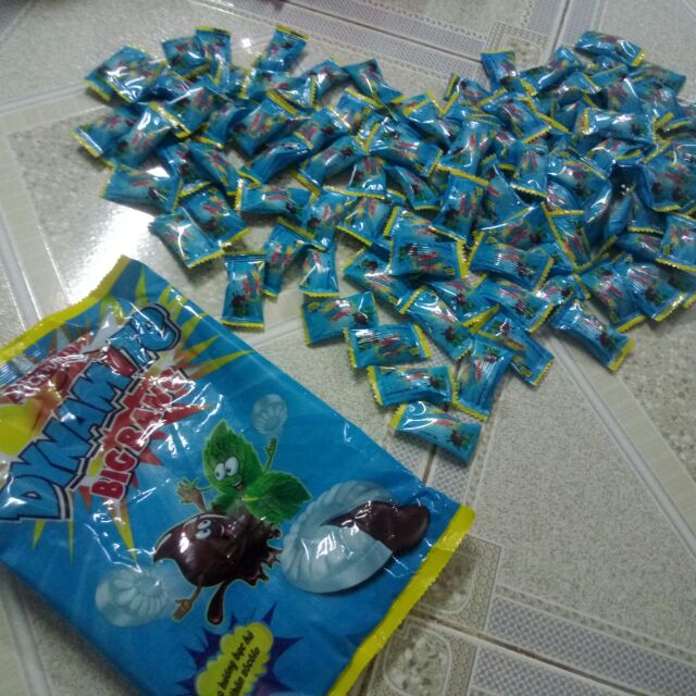 2 viên kẹo kẹo dynamite bạc hà nhân socola giá 1k, 1000 đồng