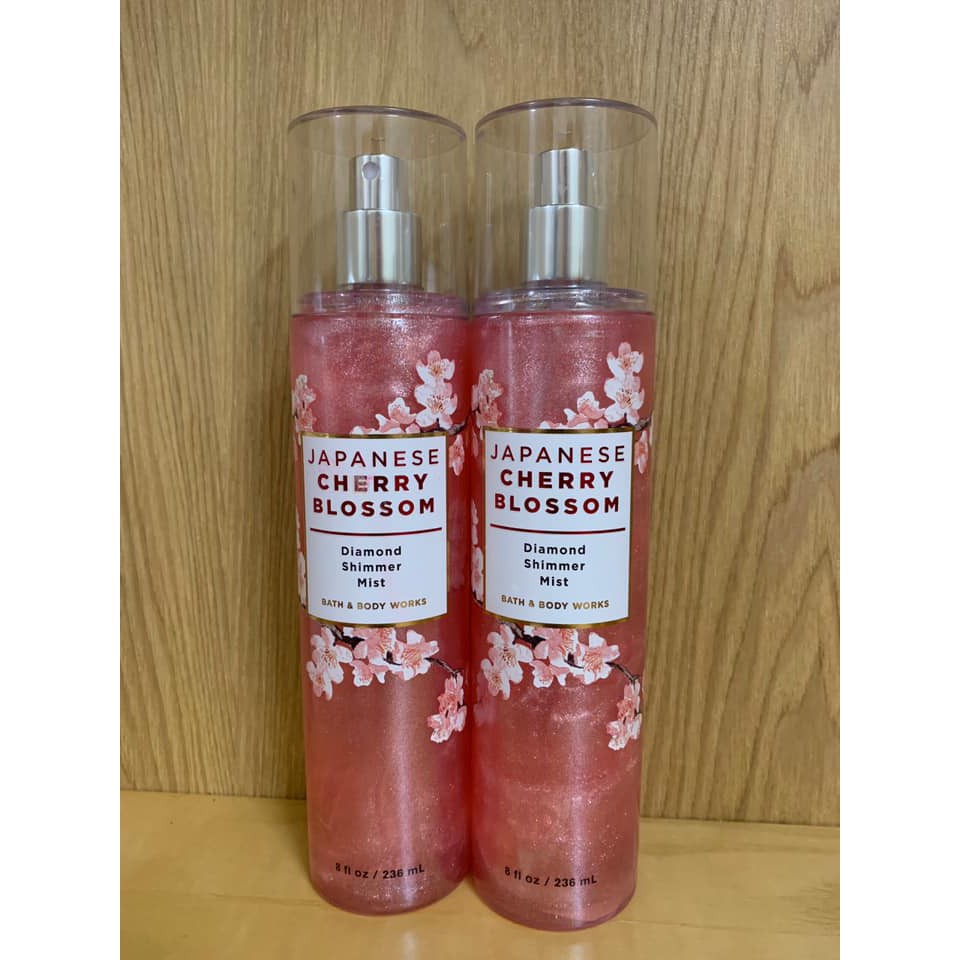 Xịt thơm nhũ kim tuyến Bath &amp; Body Works Japanese Cherry Blossom  Diamond Shimmer Mist 250mL - Hương Hao Anh Đào