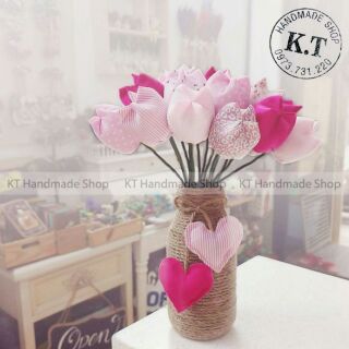 Bình hoa trái tim và tulip vải handmade
