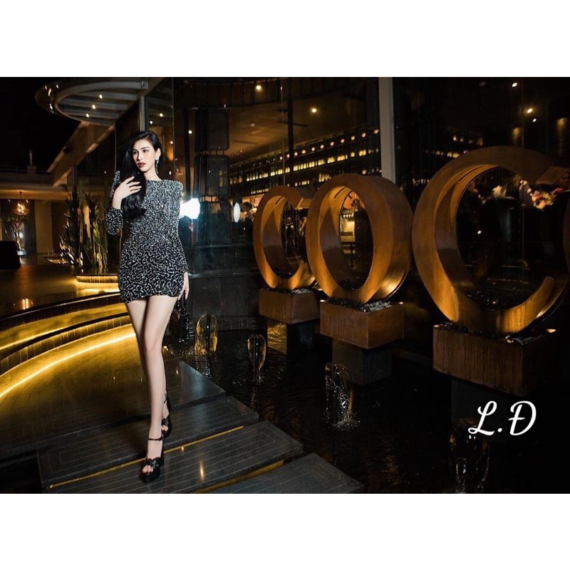 Đầm ôm kim sa nhũ đen ánh bạc