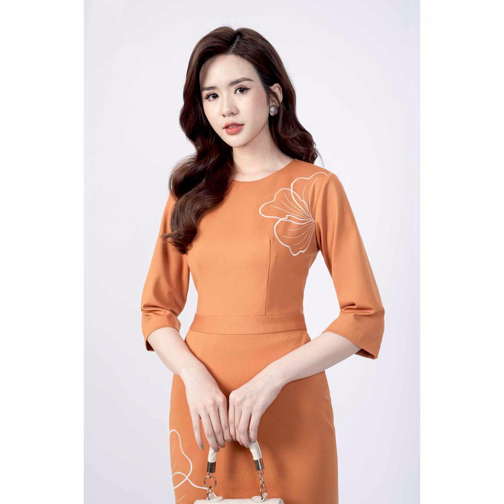 Đầm ôm, tay lỡ, cổ tròn, thêu hoa MMOutfit M-DA071021325