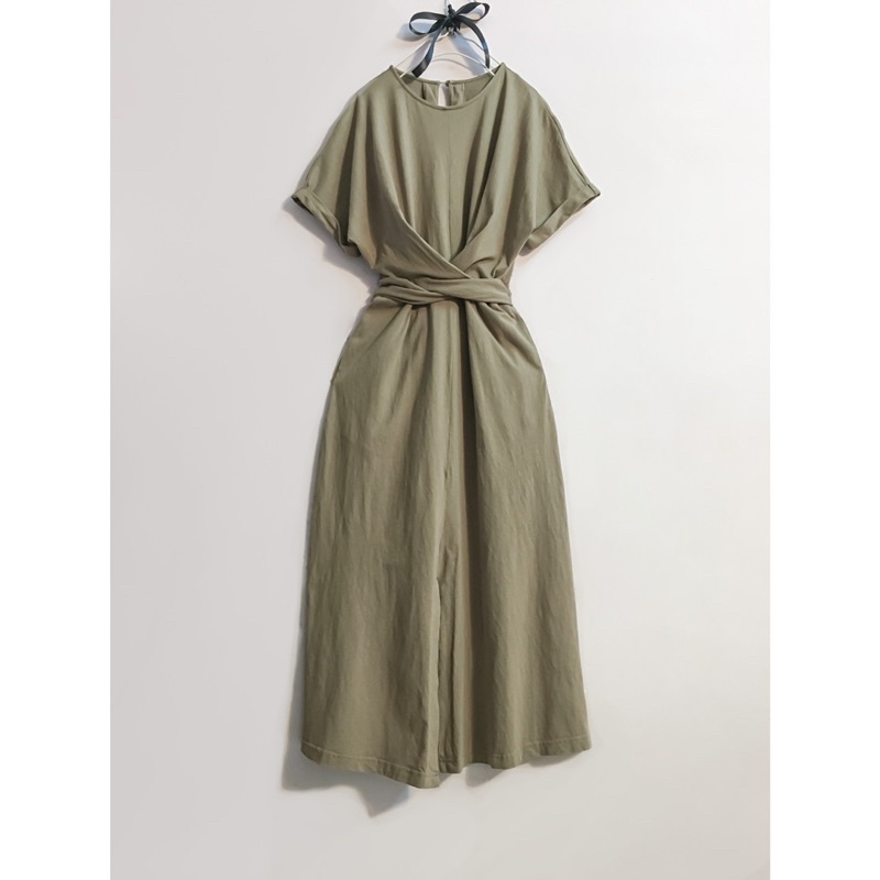 Đầm midi cột dây xoắn eo xẻ tà