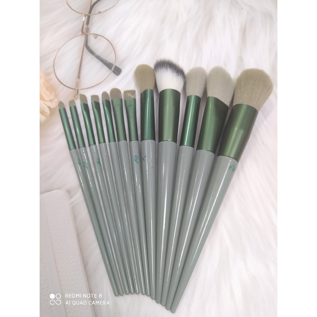 Set cọ trang điểm 13 cây của Fix