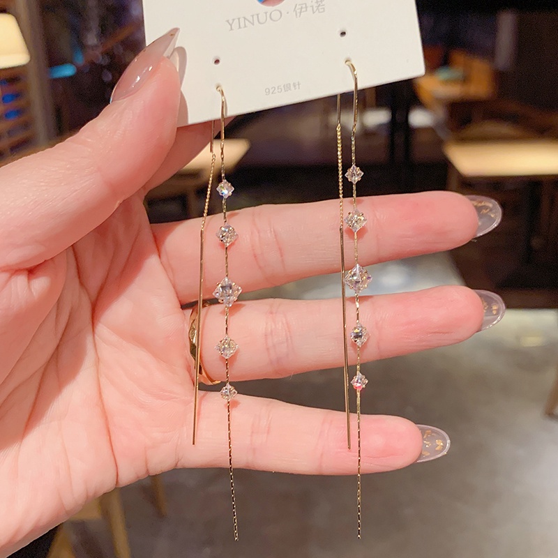 Set Khuyên Tai Tua Rua Đính Đá Zircon Thời Trang