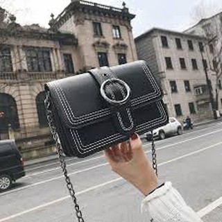 Túi da mềm khóa cài dây xích BO90
